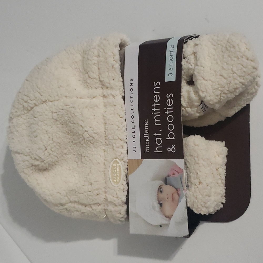 J J Cole Collection Bundle Me Baby Ivory Hat Mittens Booties